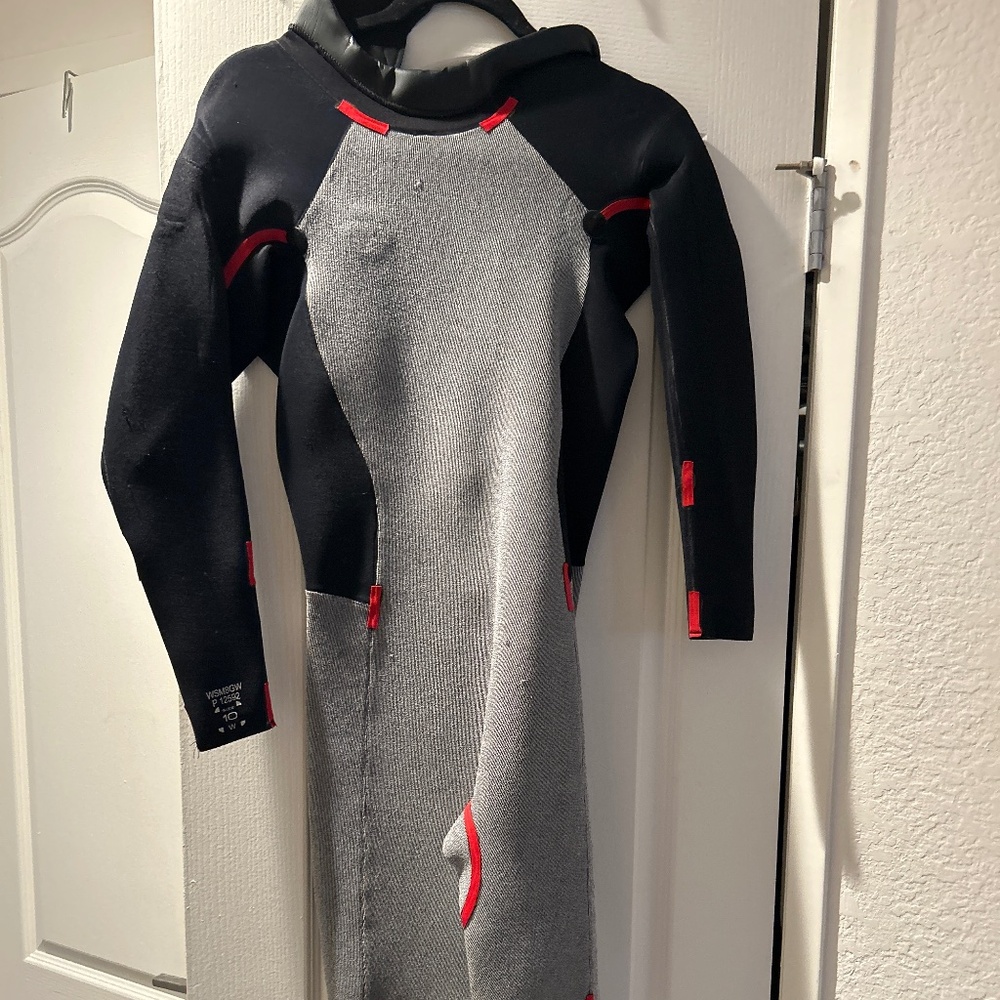 Rip curl women’s wetsuit size 10 never worn new